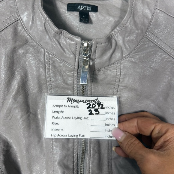 Apt 9 Women's Gray Faux Leather Moto Jacket, Size Large, EUC. Lined. Zippers! - Picture 16 of 16